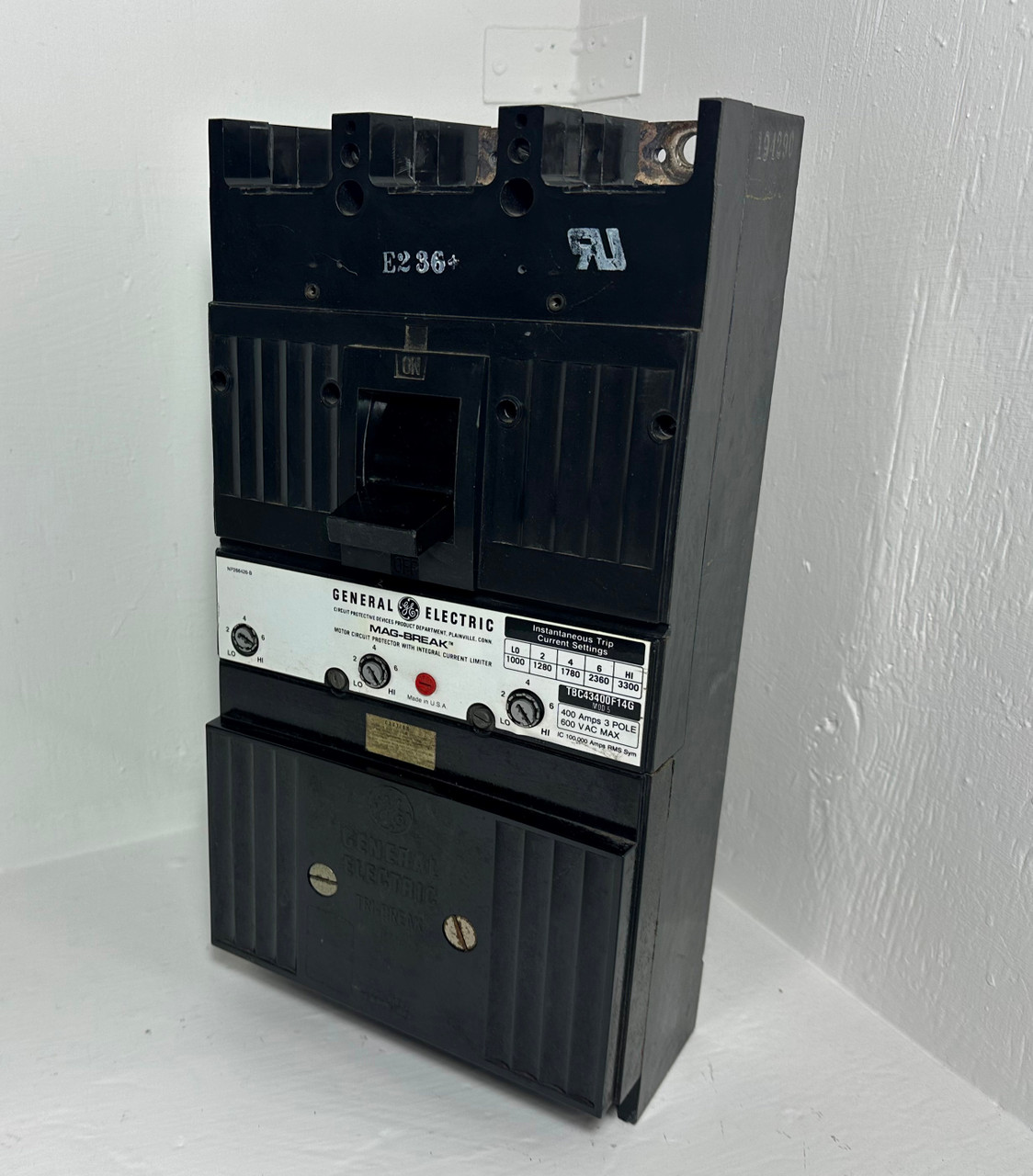 GE TBC43400F14G 400A Mag-Break Circuit Breaker 600V 3P 400 Amp General Electric (EM4854-10)