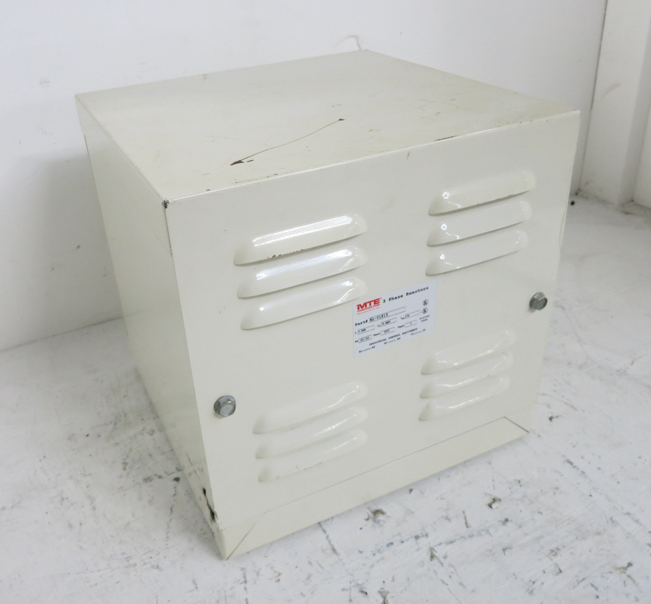 MTE RL-01813 AC Line Reactor 3PH 2.5 mH 600V If 18A Ith 27A RL-01803 Enclosed (DW5703-4)