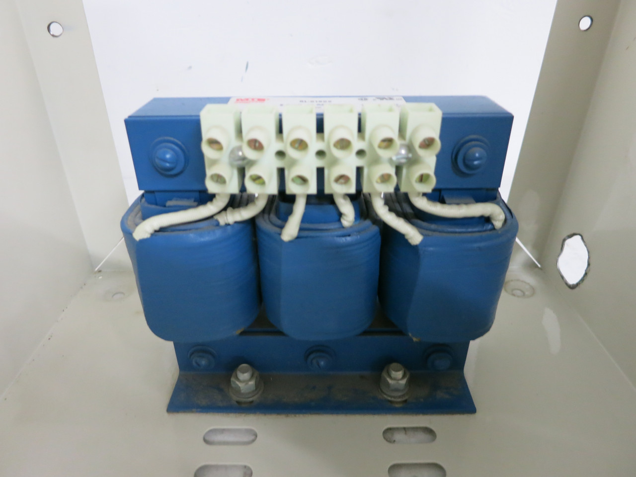 MTE RL-01813 AC Line Reactor 3PH 2.5 mH 600V If 18A Ith 27A RL-01803 Enclosed (DW5703-4)