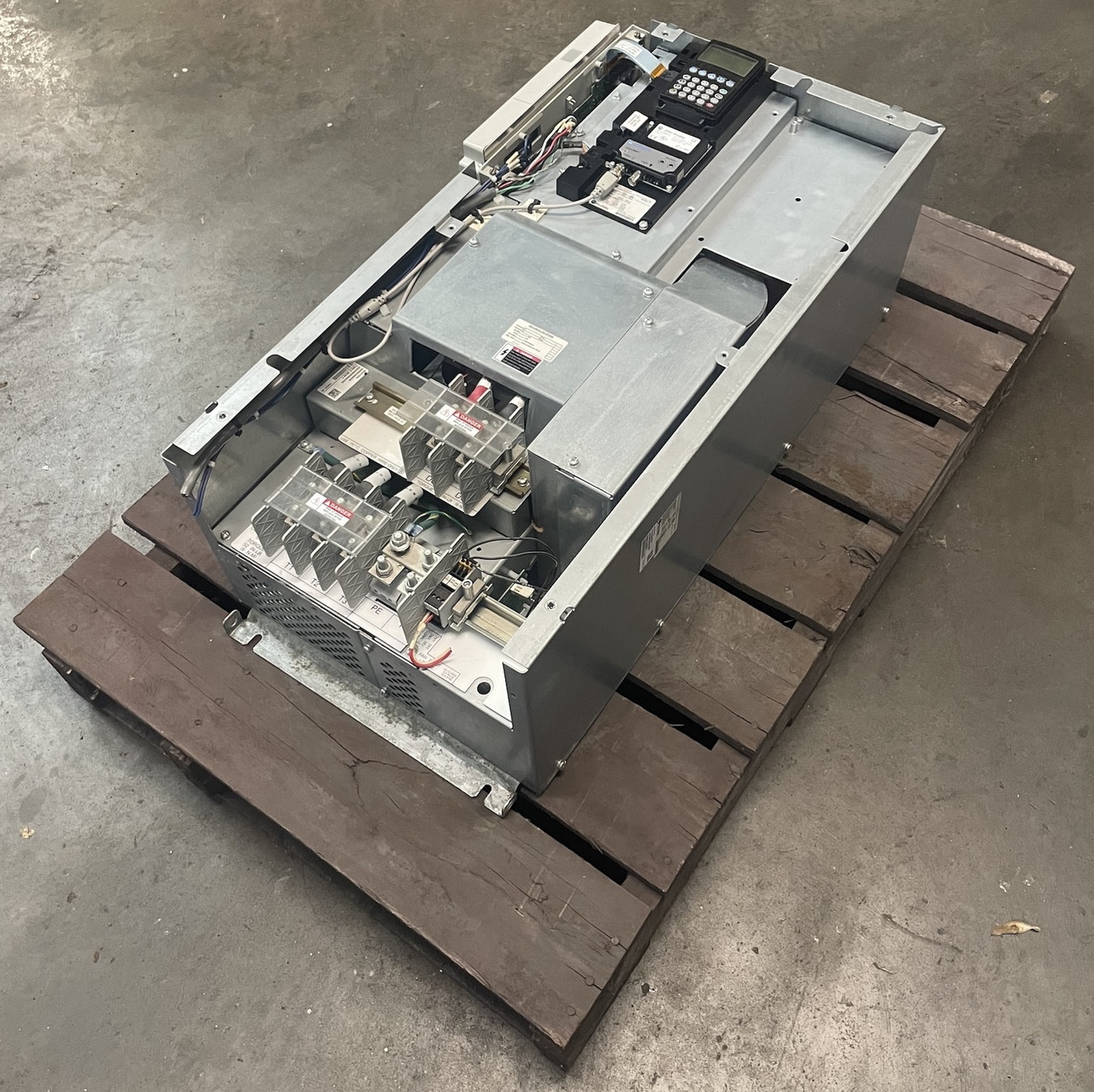 Allen Bradley 20DJ248A3ENNACANE 200 HP PowerFlex 700 AC VS Drive 650V DC Input (PM3222-2)