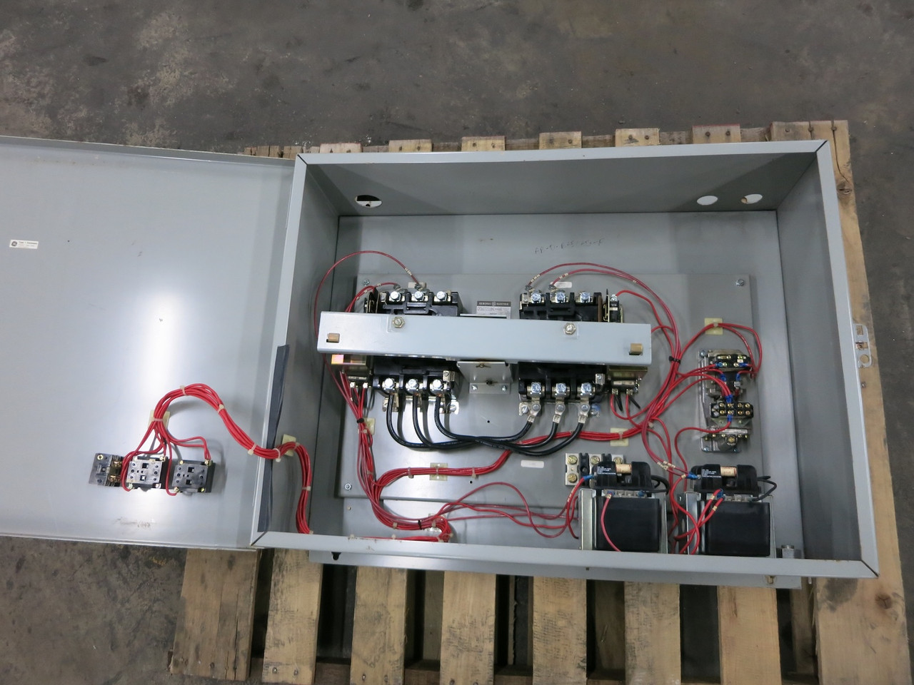 GE CR360TD518NC**AAB 100A Automatic Transfer Panel 3PH 100 Amp Lighting (DW5725-1)