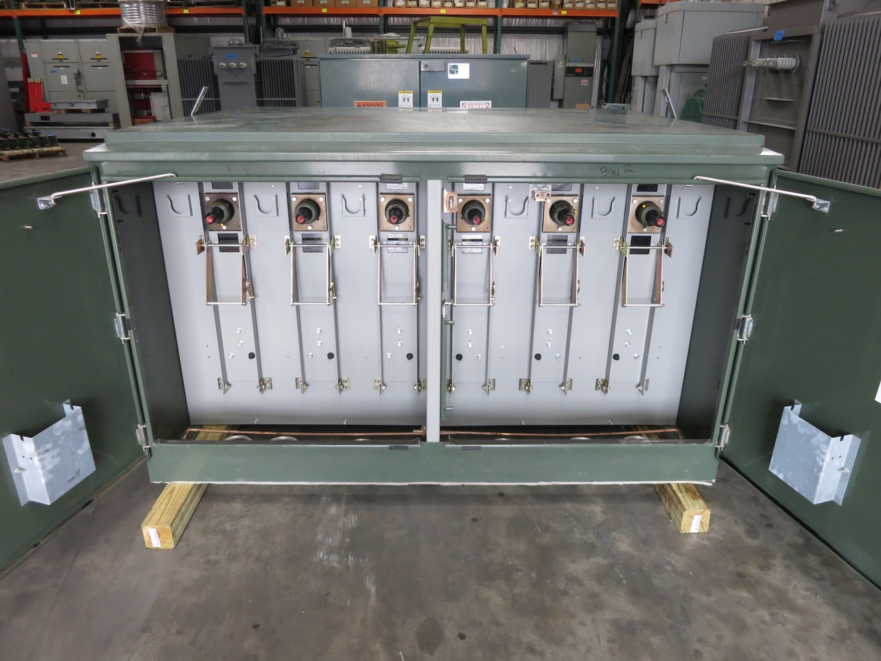 FPE 17kV 600A Pad-Mount PSE-9 High Voltage HV Switch 4 Compartment 14.4kV 3R (DW5728-1)