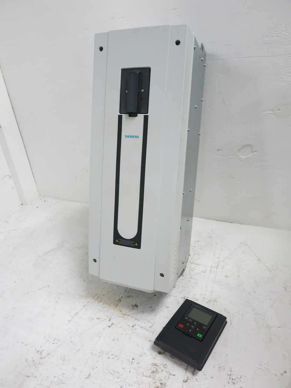 Image of Siemens BT300-050X4-01X 50HP VS Drive 480V 0-320Hz 72A 50 HP VFD HVAC
