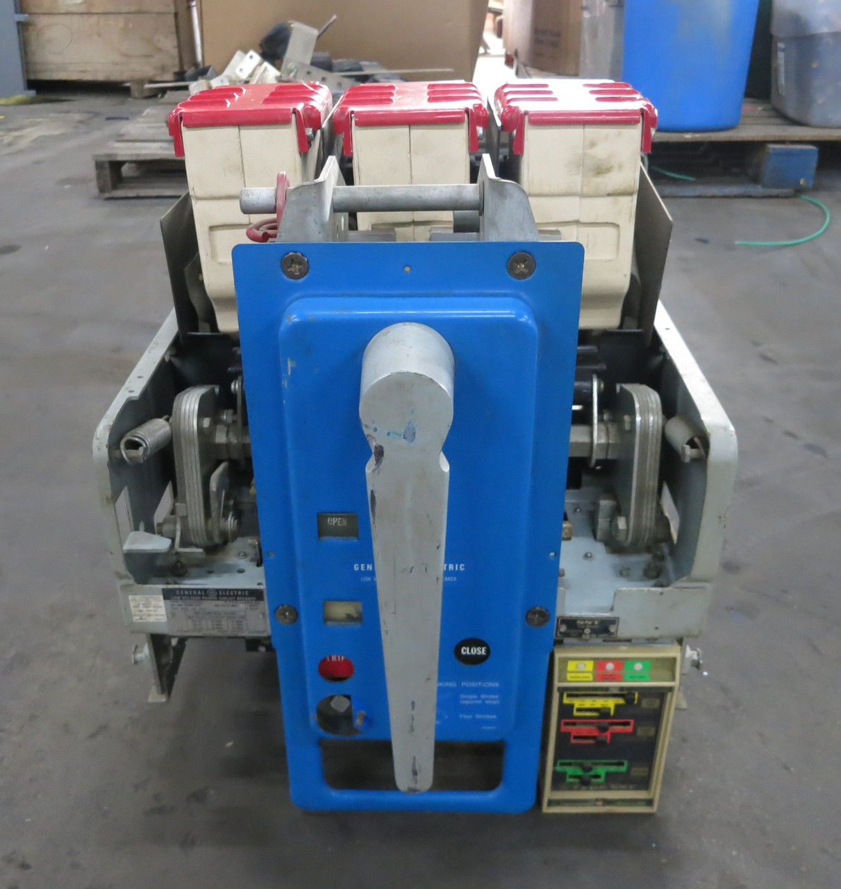 GE AKR-5A-30H 800A Power Circuit Breaker LSG SST Trip Unit 568B604G19 800 Amp MO (DW5822-3)