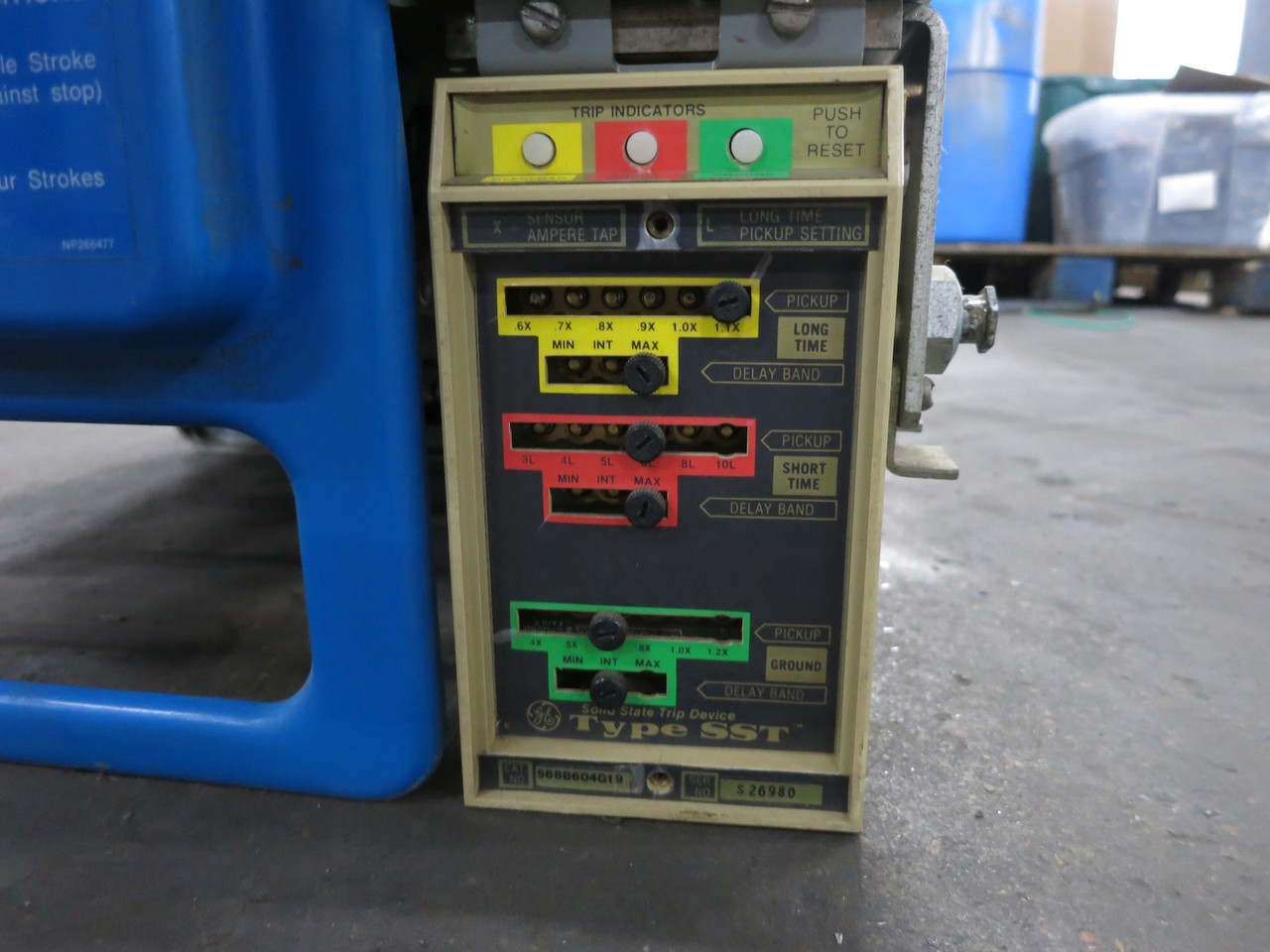 GE AKR-5A-30H 800A Power Circuit Breaker LSG SST Trip Unit 568B604G19 800 Amp MO (DW5822-3)