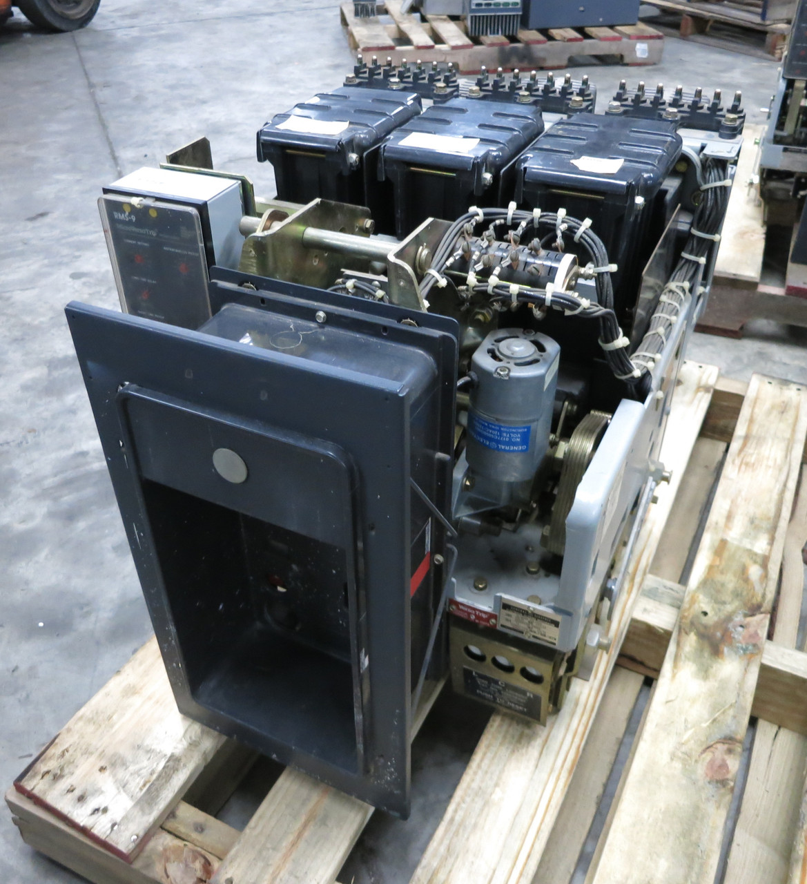Image of GE AKRU-7D-50 1600A Fused Air Circuit Breaker LSI Trip TS20SLIT1 1600 Amp EO RMS