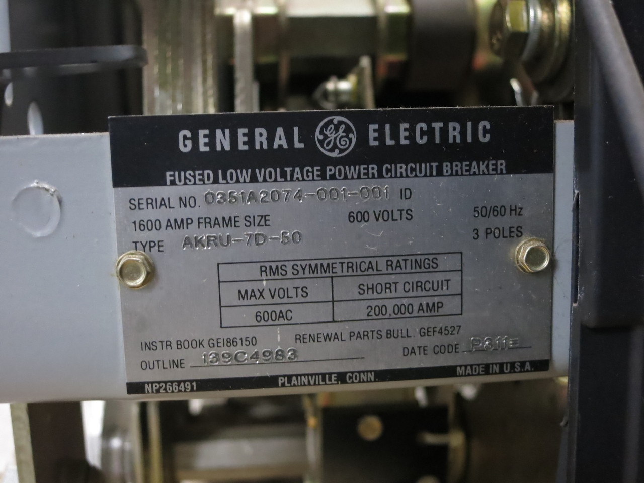 GE AKRU-7D-50 1600A Fused Air Circuit Breaker LSI Trip TS20SLIT1 1600 Amp EO RMS (DW5835-3)