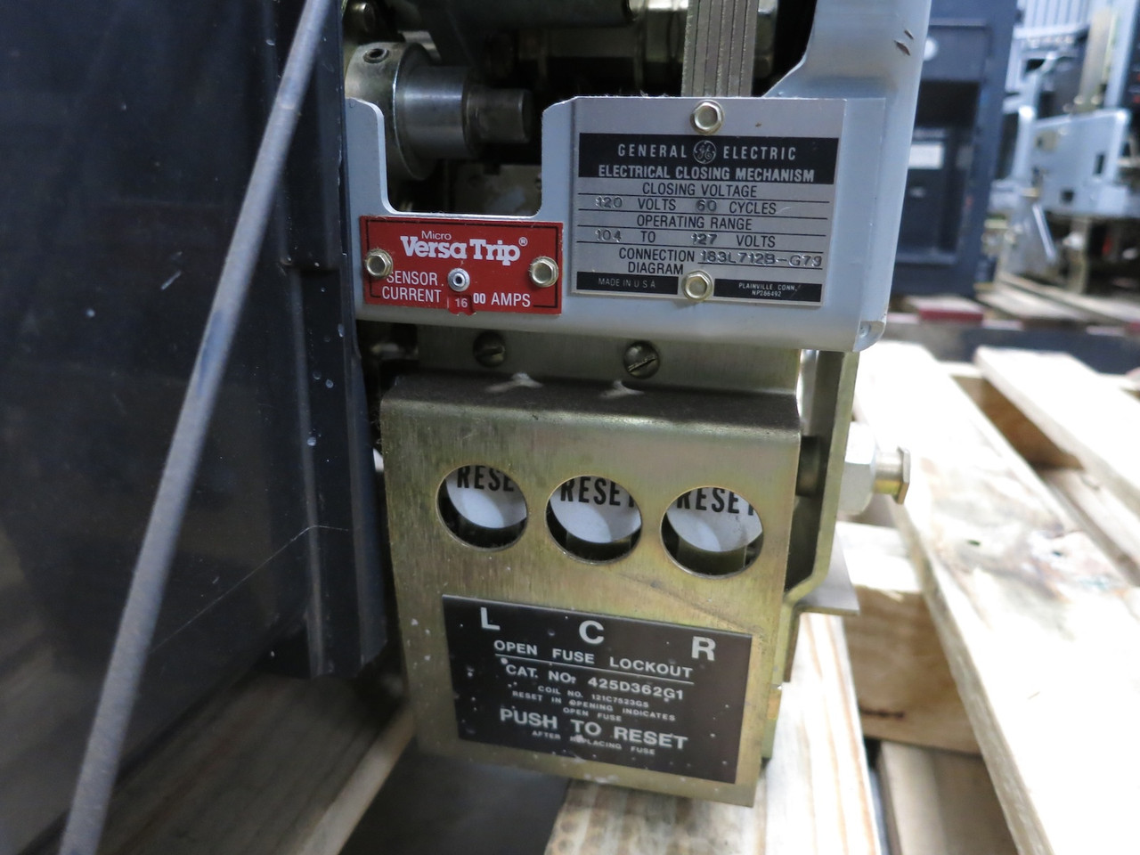 GE AKRU-7D-50 1600A Fused Air Circuit Breaker LSI Trip TS20SLIT1 1600 Amp EO RMS (DW5835-3)