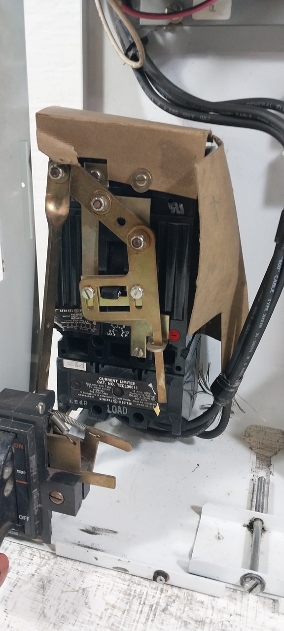 General Electric GE 8000 Size 2 Reversing Starter 15 Amp Breaker 24" MCC Bucket (BJ0660-1)