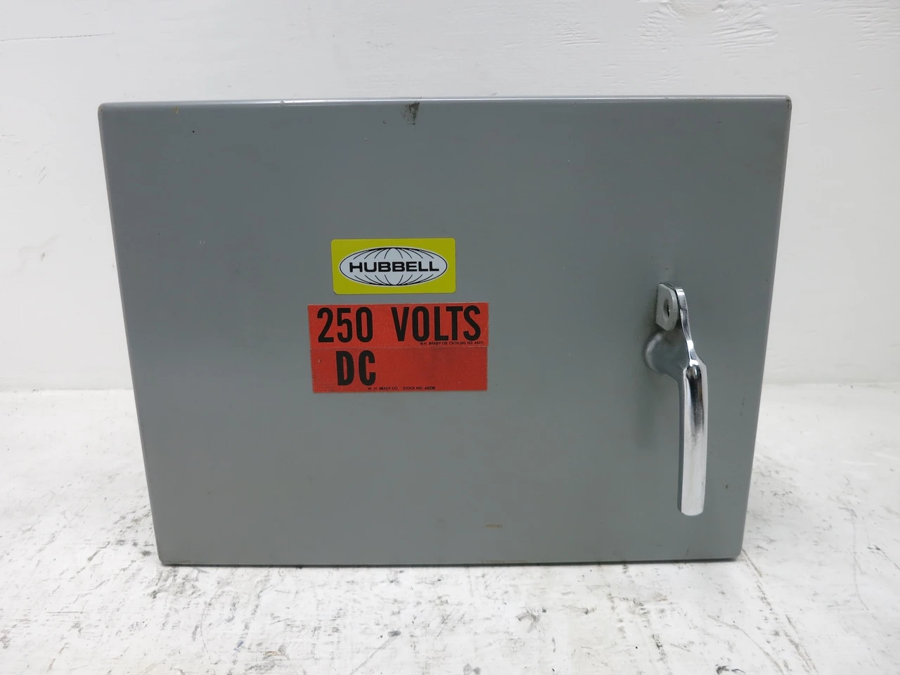 Hubbell 78081-004 Size 1 Reversing DC Contactor 230V 68014-001 Coil 4300 Encl. (DW5903-1)