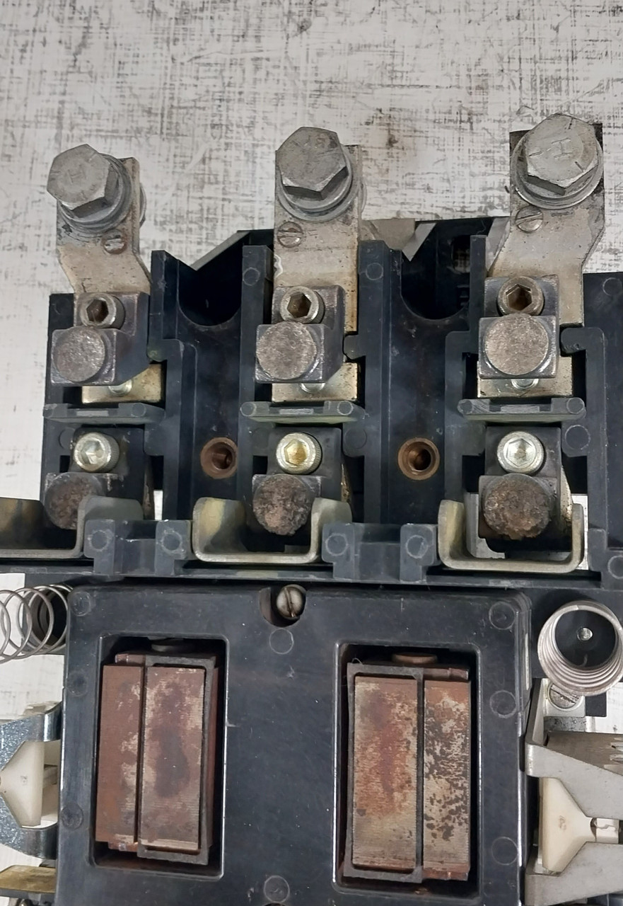 Westinghouse Size 5 A200M5CX Motor Contactor 300A 480V Coil Sz5 600V (BJ0700-1)