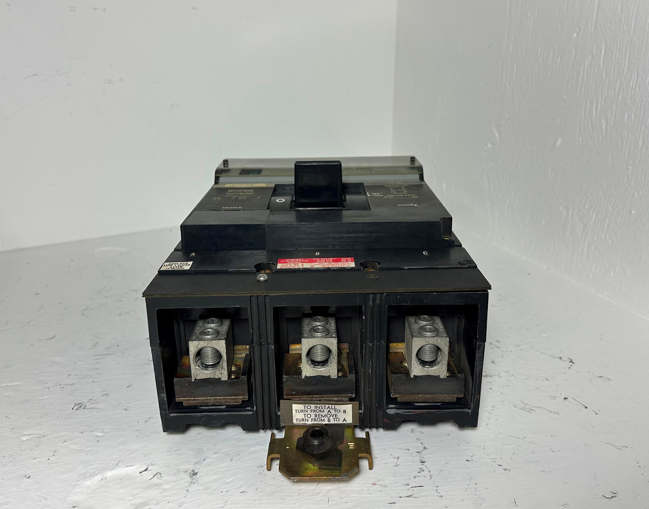 Square D I-Line MEC236LI 225A LI Circuit Breaker 225 Amp No Plug 600V 3P MEC236 (EM4984-1)