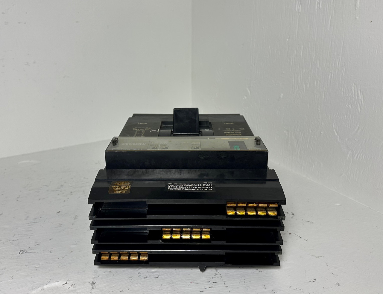 Square D I-Line MEC236LI 225A LI Circuit Breaker 225 Amp No Plug 600V 3P MEC236 (EM4984-1)