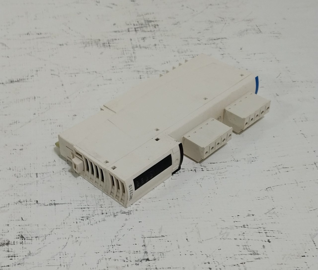 New Telemecanique Advantys STBDRC3210 Relay Output Module 2A 24V Coil 2pt PLC (BJ0715-6)