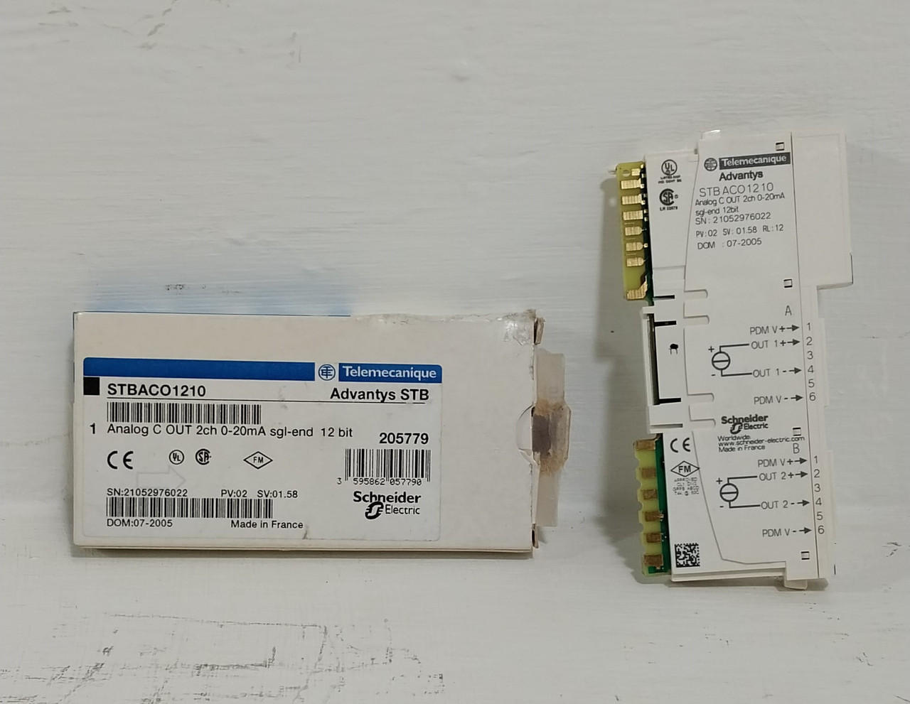 Image of NEW Telemecanique Advantys STBACO1210 Analog C Output Module 2ch 12 bit PLC