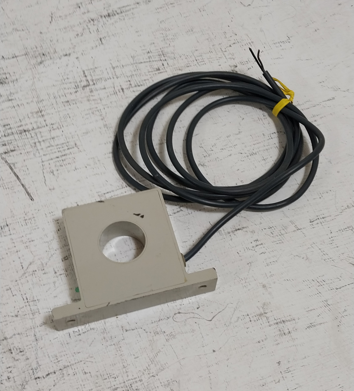 Carlo Gavazzi A82-20100 Current Transformer (BJ0737-1)