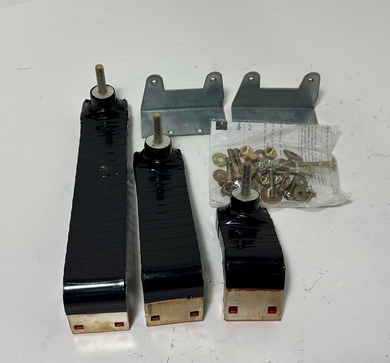 Square D MHP367002100 700A Circuit Breaker w/ Alarm Switch 600V MHP36700 700 Amp (EM5008-2)