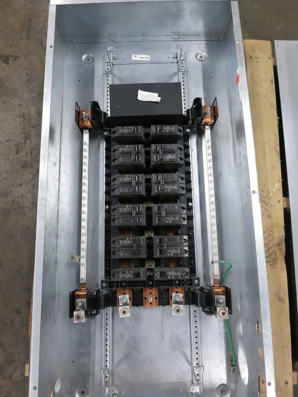 GE AQU3302RCX 225A MLO Breaker Panel Board 208Y/120V 3PH 4W 225 Amp ReliaGear (DW6002-1)