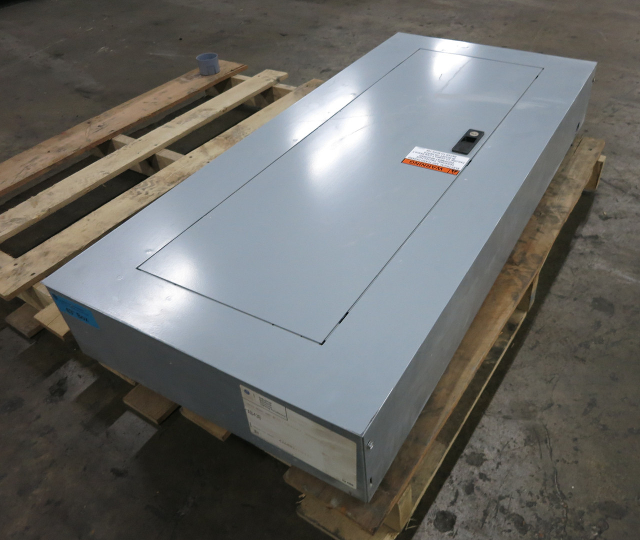 GE AQU3302RCX 225A MLO Breaker Panel Board 208Y/120V 3PH 4W 225 Amp ReliaGear (DW6002-1)