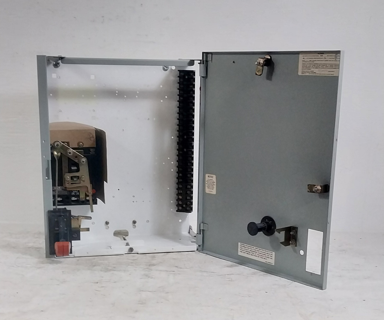 Image of General Electric GE 8000 30A Breaker 18" MCC Feeder Bucket 30 Amp TEC