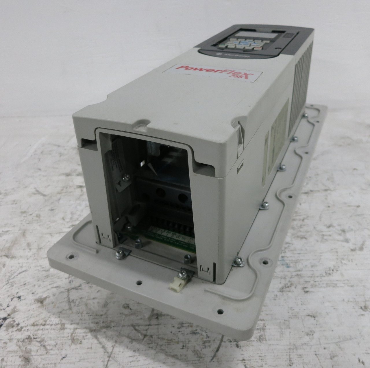 Allen Bradley 20G11FD022AA0NNNNN PowerFlex 755 15 HP 480V AC VS Drive 22A (DW6041-1)