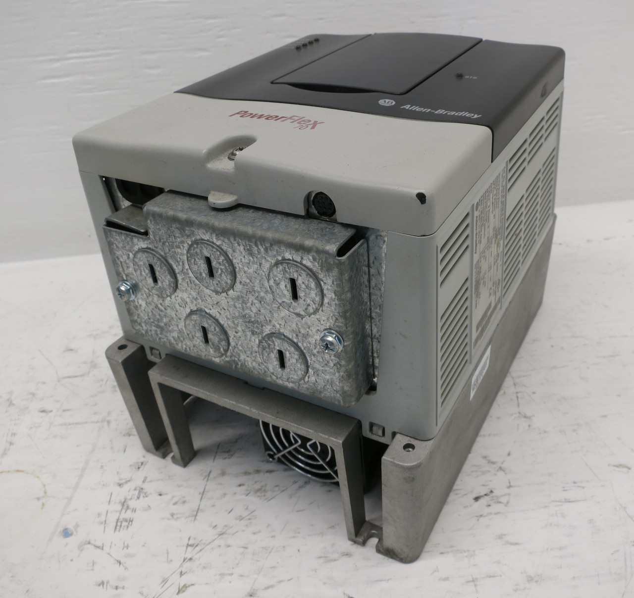 Allen Bradley 20AD8P0A0AYNNNNN 5 HP PowerFlex 70 AC VS Drive 480V 5HP 8A (DW6063-1)