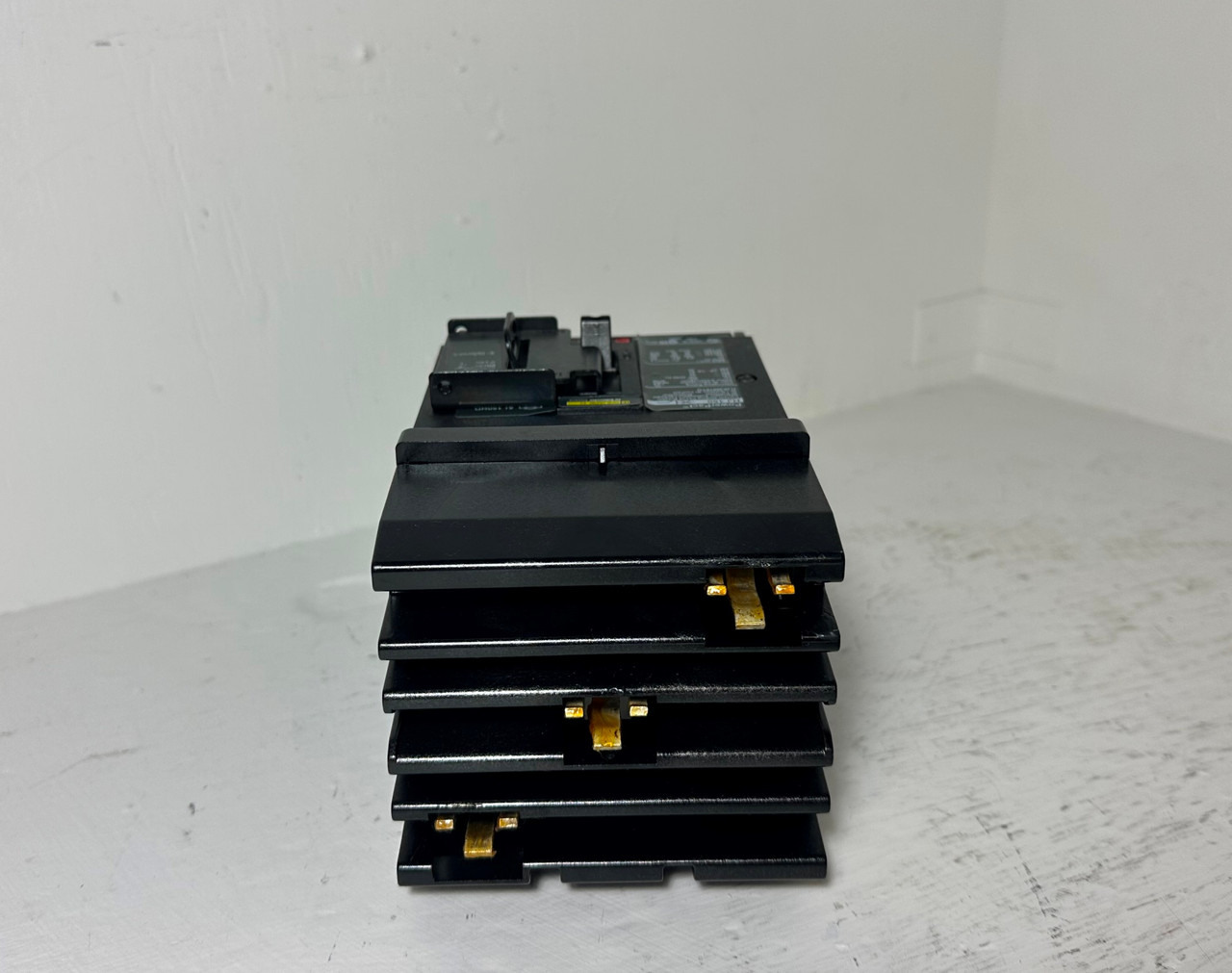 NEW Square D I-Line HJA36070YQ 70A PowerPact Breaker HJA36070 HJ150 Trip 3P NIB (EM5059-1)