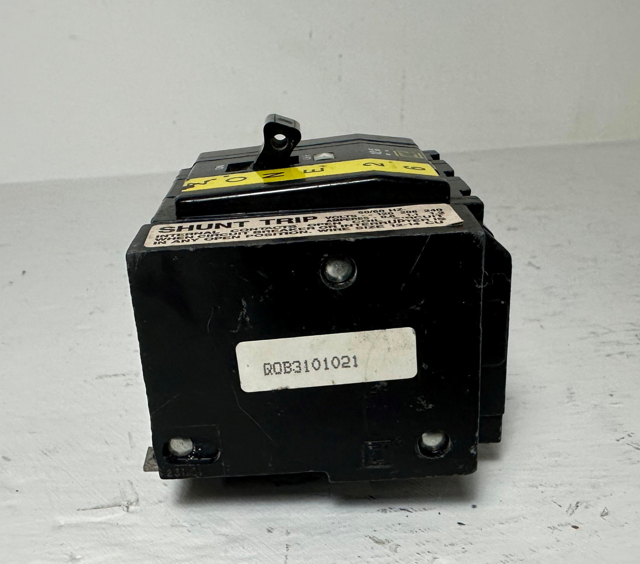 Square D QOB3101021 10A Circuit Breaker w/ Shunt Trip 240 VAC QOB 3 Pole 10 Amp (EM5093-15)