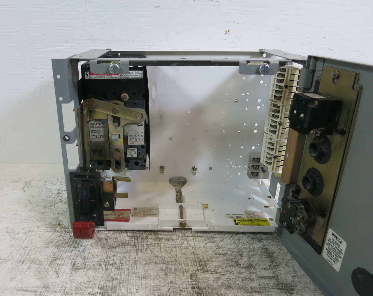 General Electric GE 8000 50A Breaker 12" MCC Bucket Feeder 50 Amp TEC36050 (BJ0811-1)