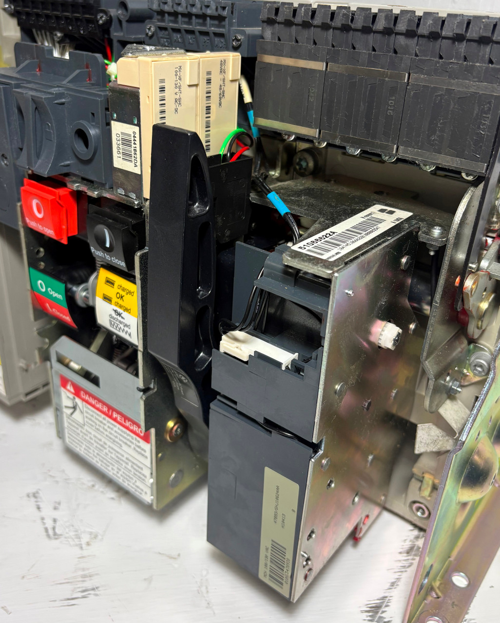 Square D NW40H2 4000A MasterPact EO Breaker 2x Shunt 5.0P Trip LSI 4000 Amp flaw (EM5112-1)