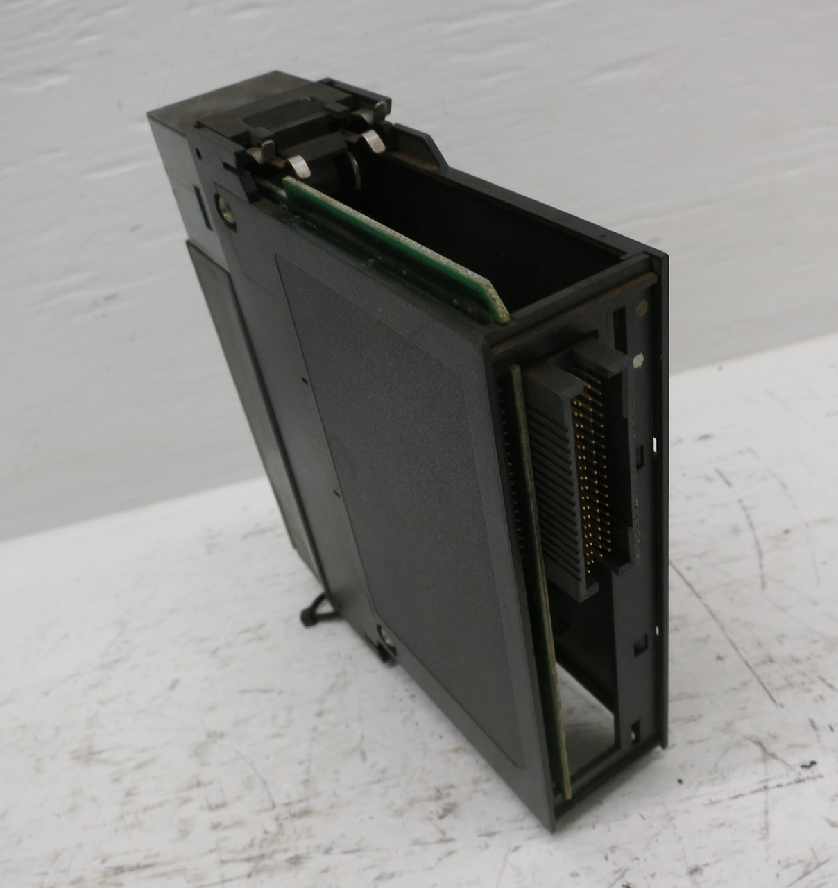 Allen Bradley 1756-OB16D Ser A Rev J01 FW 2.3 DC Output PLC Module ControlLogix (DW6295-1)