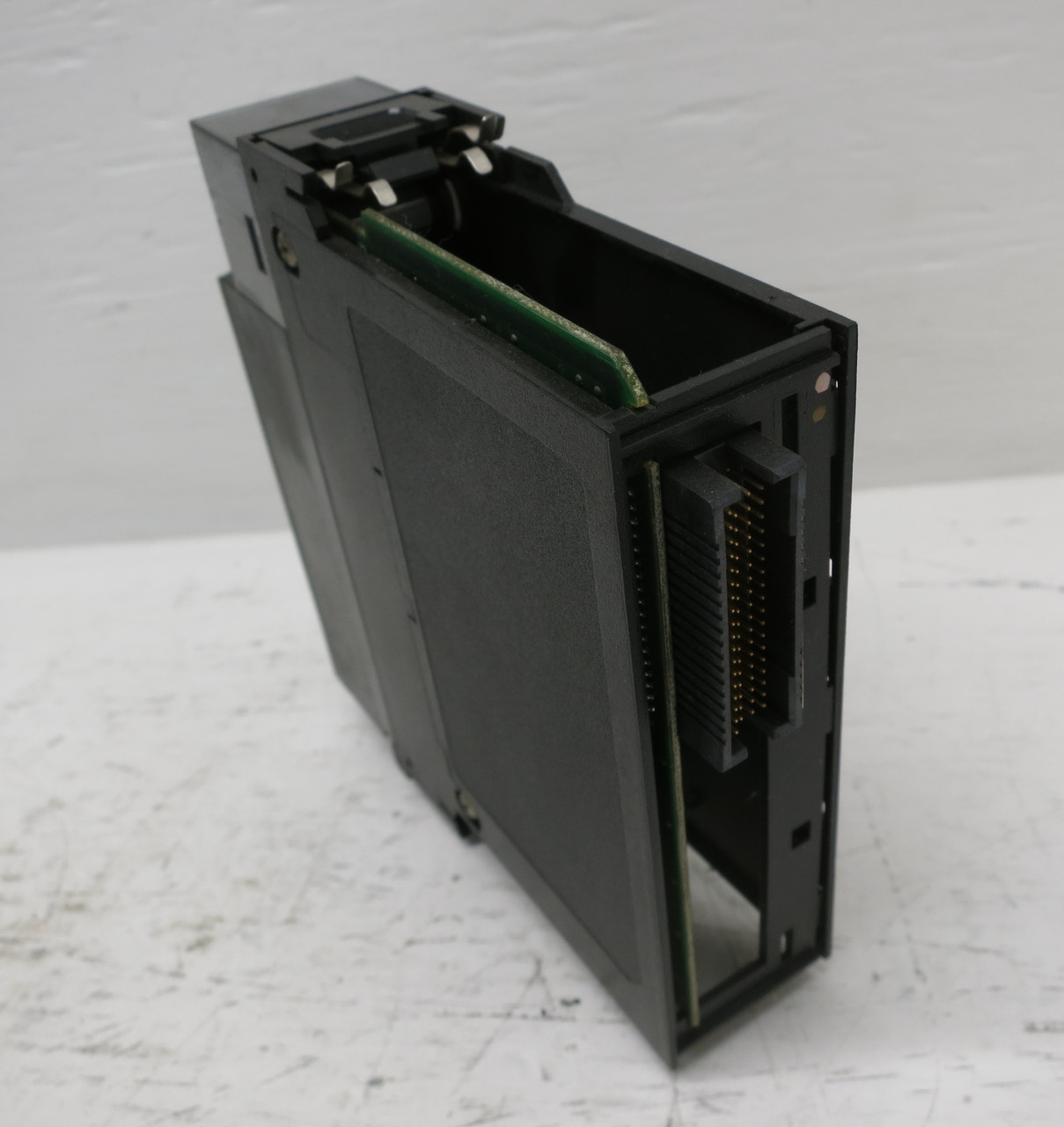 Allen Bradley 1756-OB16D Ser A Rev L01 FW 2.3 DC Output PLC Module ControlLogix (DW6294-1)