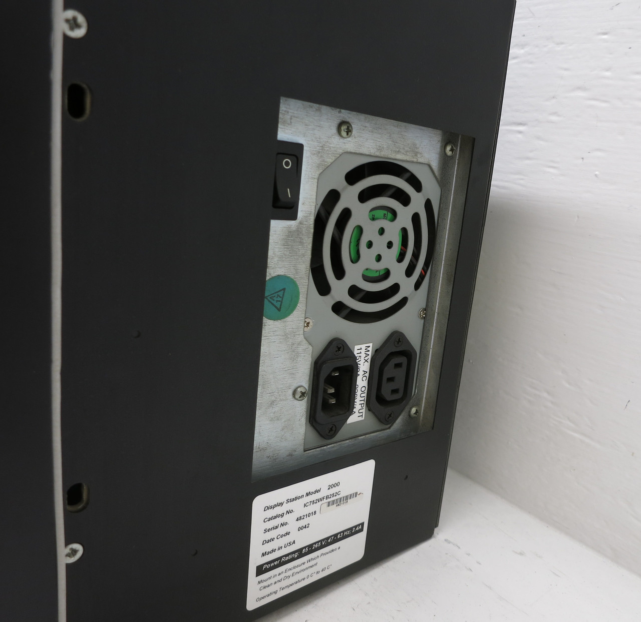 GE Fanuc IC752WFB252C Display Station Model 2000 Operator Interface CPU HMI (DW6300-1)