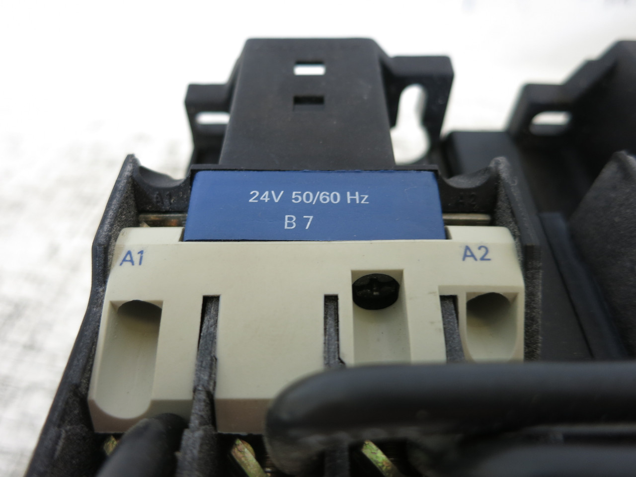 NEW Telemecanique LC2-D3201B7 Reversing Motor Contactor 24V Coil LC2D3201 20 HP (DW6322-1)