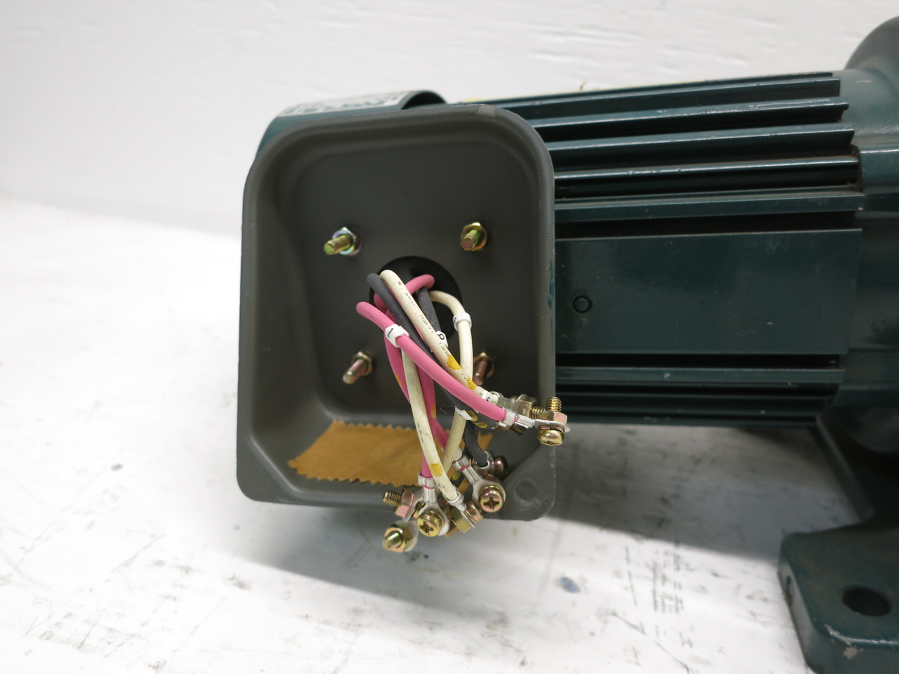 NEW SM-Cyclo CNHM05-5090-43 Gear Motor 1/2 HP 40.7 RPM Ratio 43 F-71M 230/460V (DW6343-1)