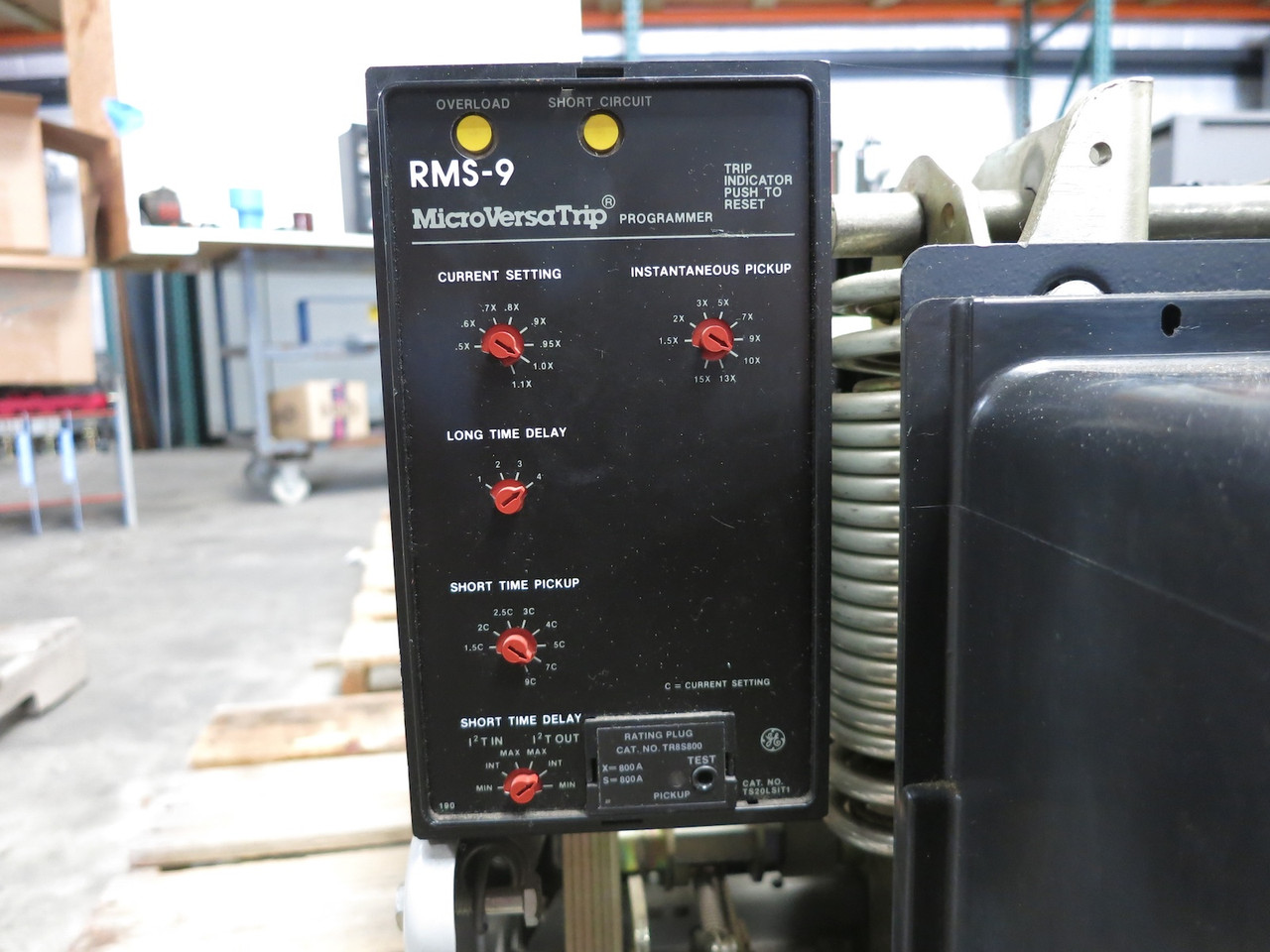 GE AKRU-7D-30 800A Fused Air Circuit Breaker LSI Trip TS20LSIT1 800 Amp EO RMS (DW6389-2)