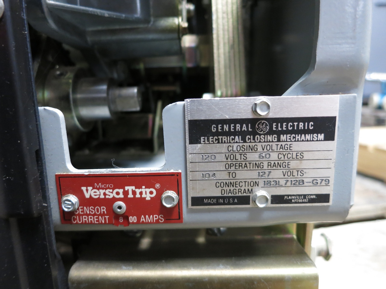 GE AKRU-7D-30 800A Fused Air Circuit Breaker LSI Trip TS20LSIT1 800 Amp EO RMS (DW6389-2)