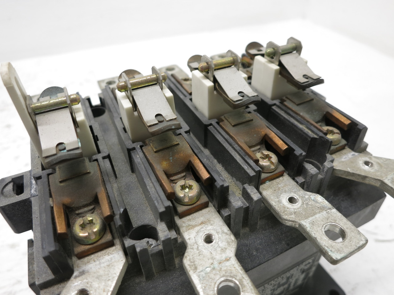 ABB EK-110 Motor Contactor 4-Pole 170 Amp 600V 24V-DC Coil 4P 170A EK110 DB (DW6359-11)