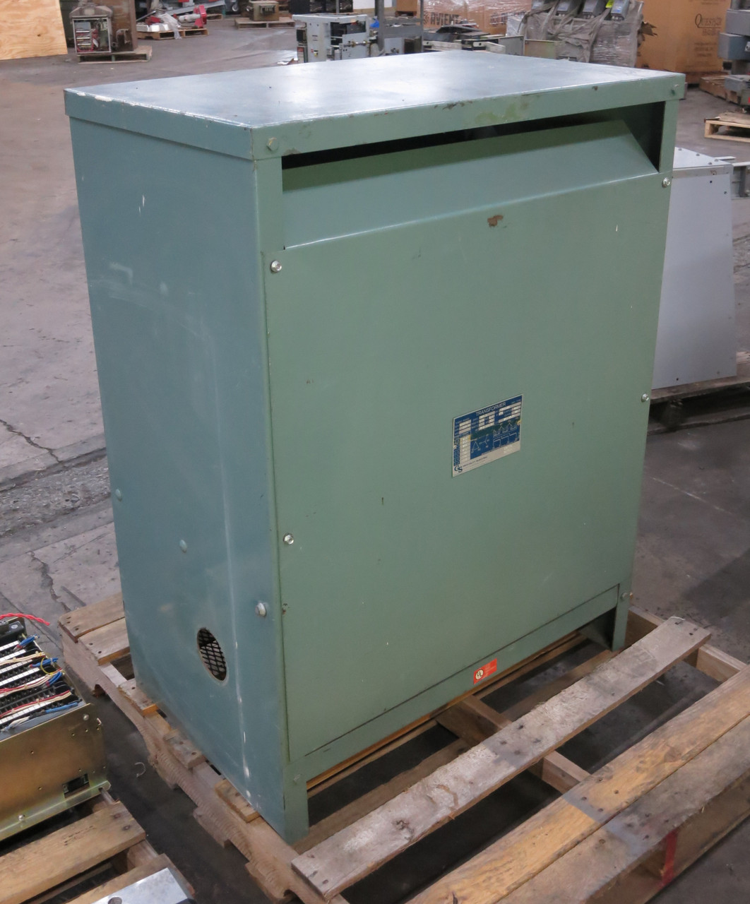Hevi Duty 112.5 kVA 208 Delta to 208Y/120 V 3PH Dry Type Transformer T3H112S (DW6391-1)