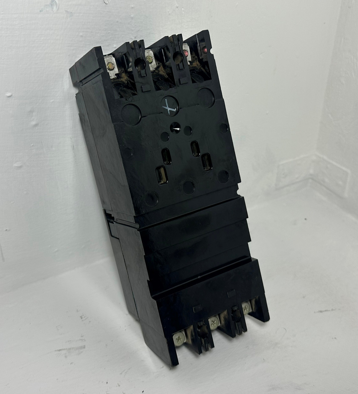 GE TB13050BWE09 50A Tri-Break Circuit Breaker 480/600V 50 Amp General Electric (EM5167-1)