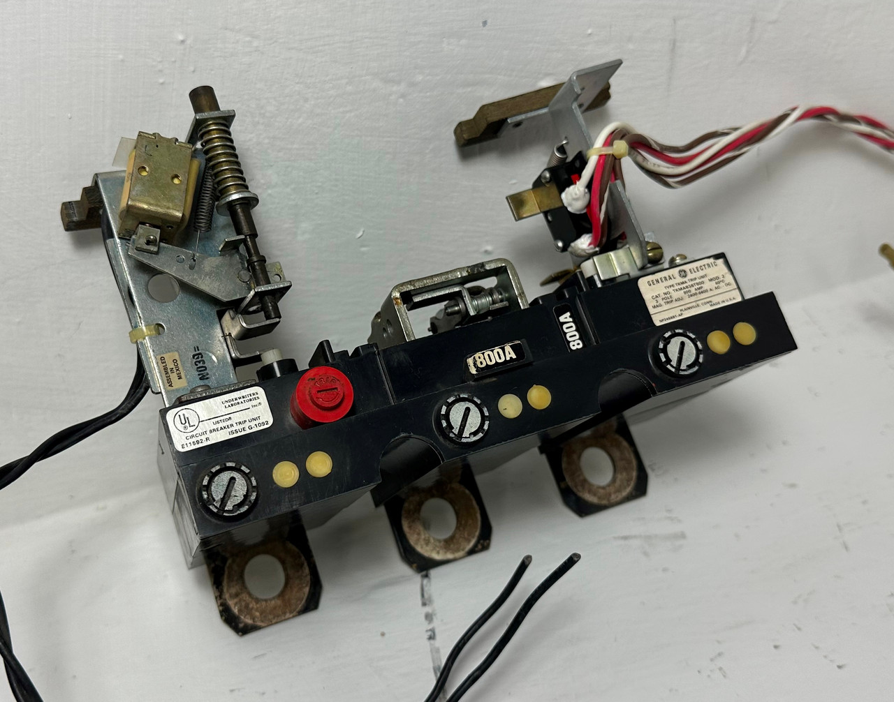 GE TB13030BWE05 30A Tri-Break Circuit Breaker 480/600V 30 Amp General Electric (EM5168-18)