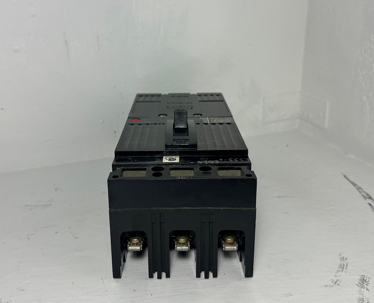 GE TB13030BWE05 30A Tri-Break Circuit Breaker 480/600V 30 Amp General Electric (EM5168-18)