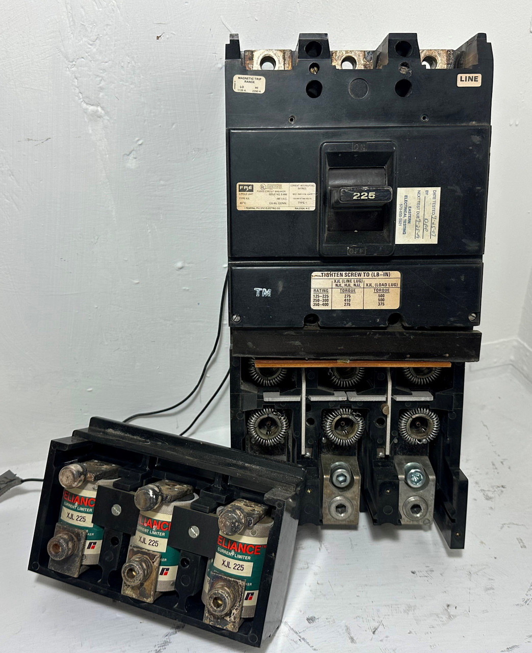 FPE XJL434225 225A Circuit Breaker w/ Shunt XJL 480V 3P Federal Pacific 225 Amp (EM5176-1)