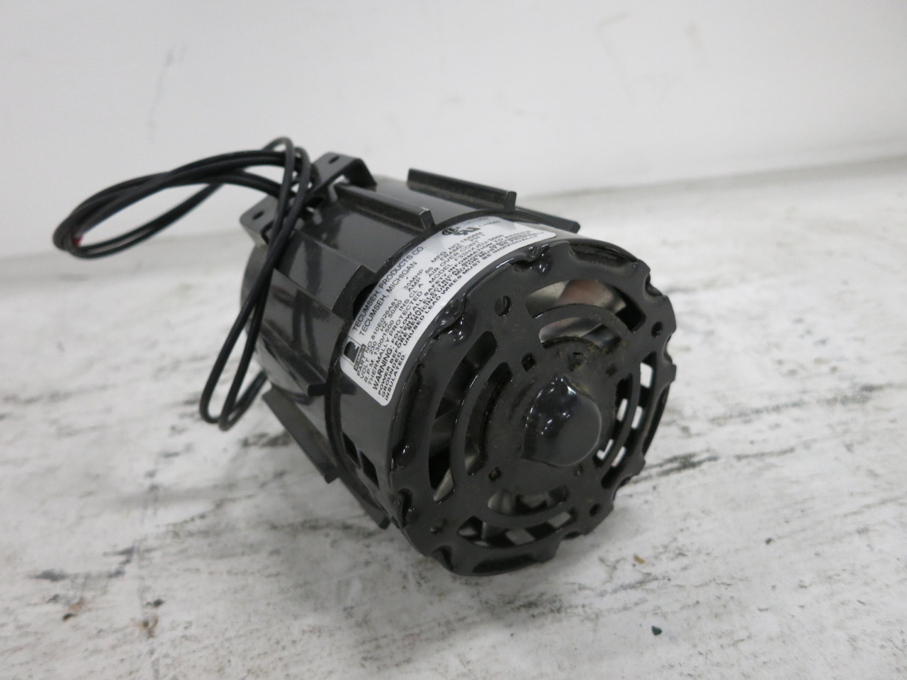 NEW Tecumseh 810E026A81 35 MHP 230V Refrigeration Fan Motor 1300/1500 RPM 18/06M (DW6448-1)