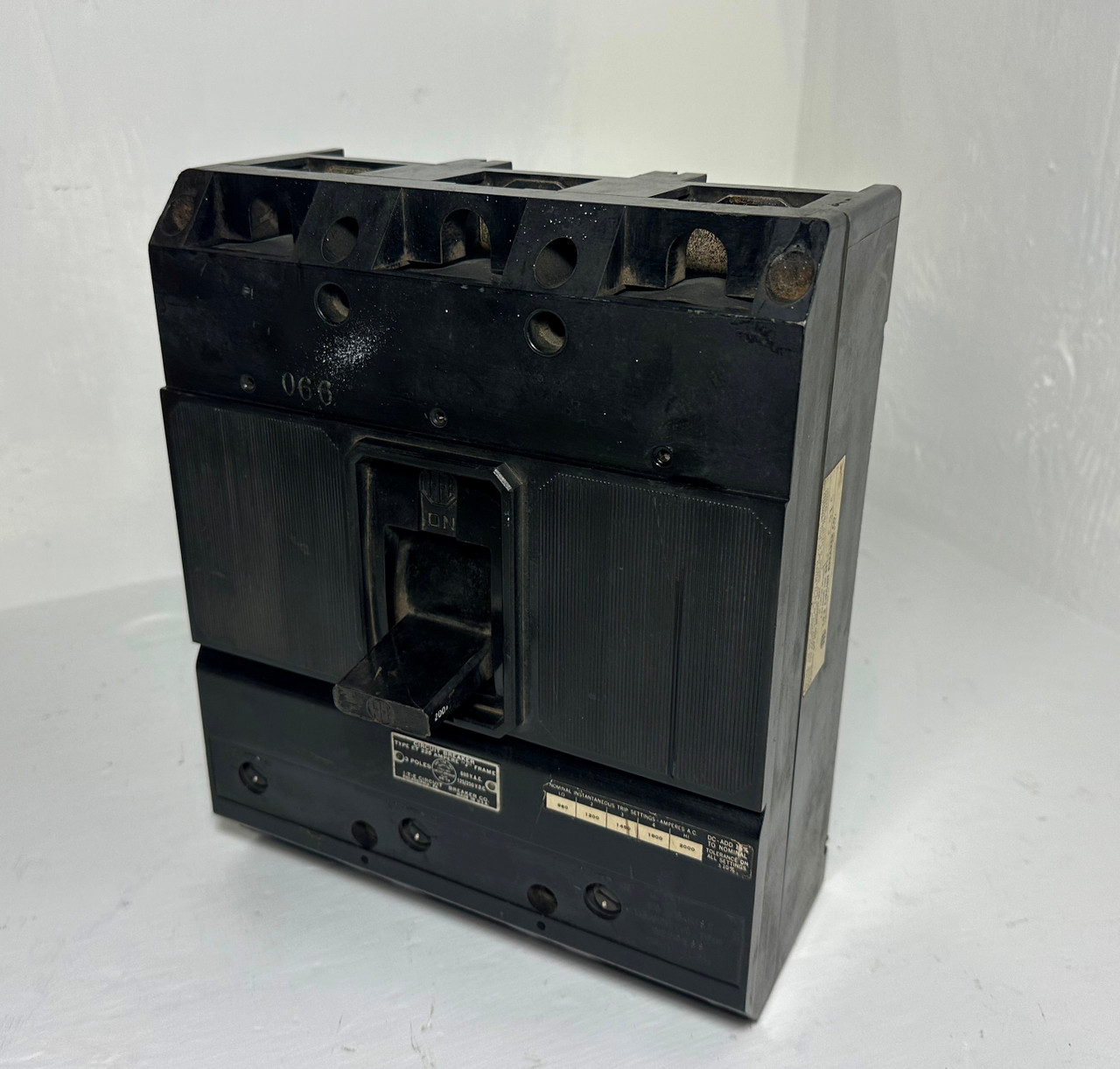 I-T-E ET5916 ET225 225A Circuit Breaker w/ 200 Amp Trip 600V Type ET J Frame ITE (EM5189-1)