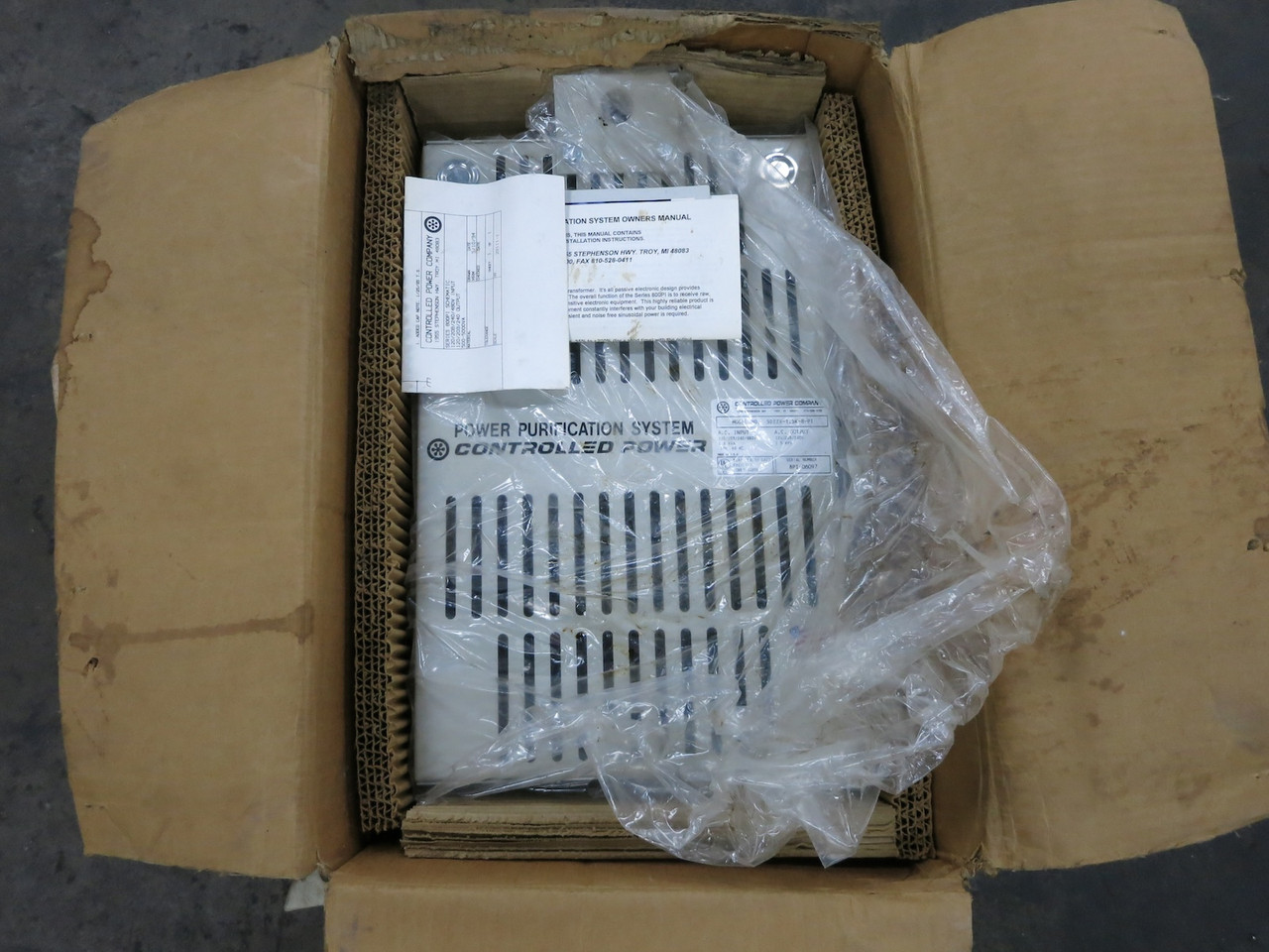 NEW Controlled Power 5DZZX-1.5K-8-PI 1.5 kVA Mini/Micro Computer Regulator MCR (DW6460-1)