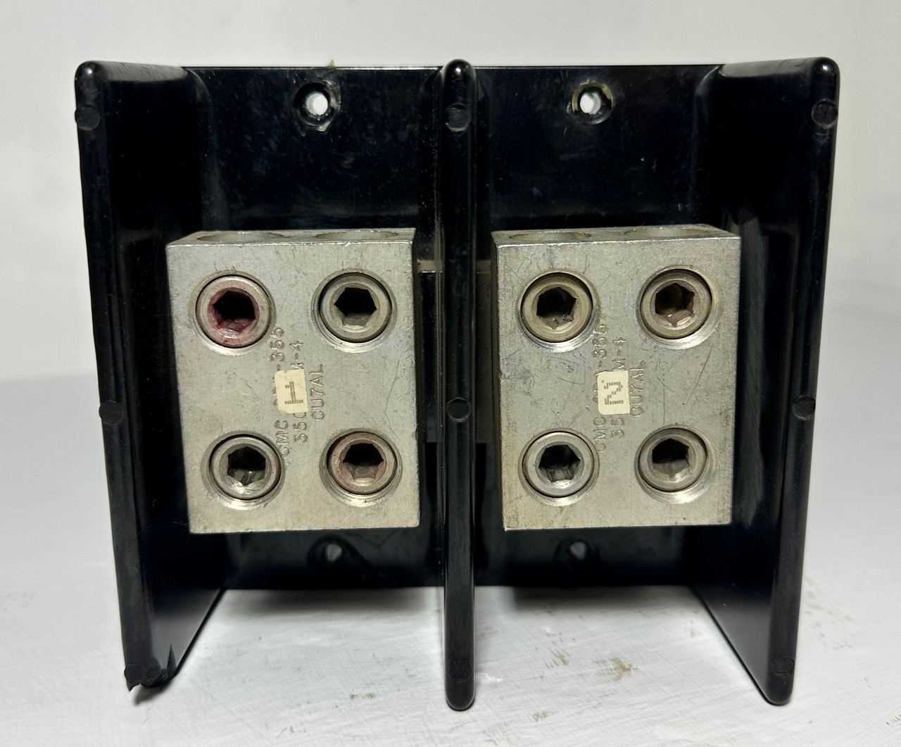 Bussmann Cooper 16500-2 Power Distribution Block PTA3522 600V 620A 350-4 Buss 2P (EM5204-1)