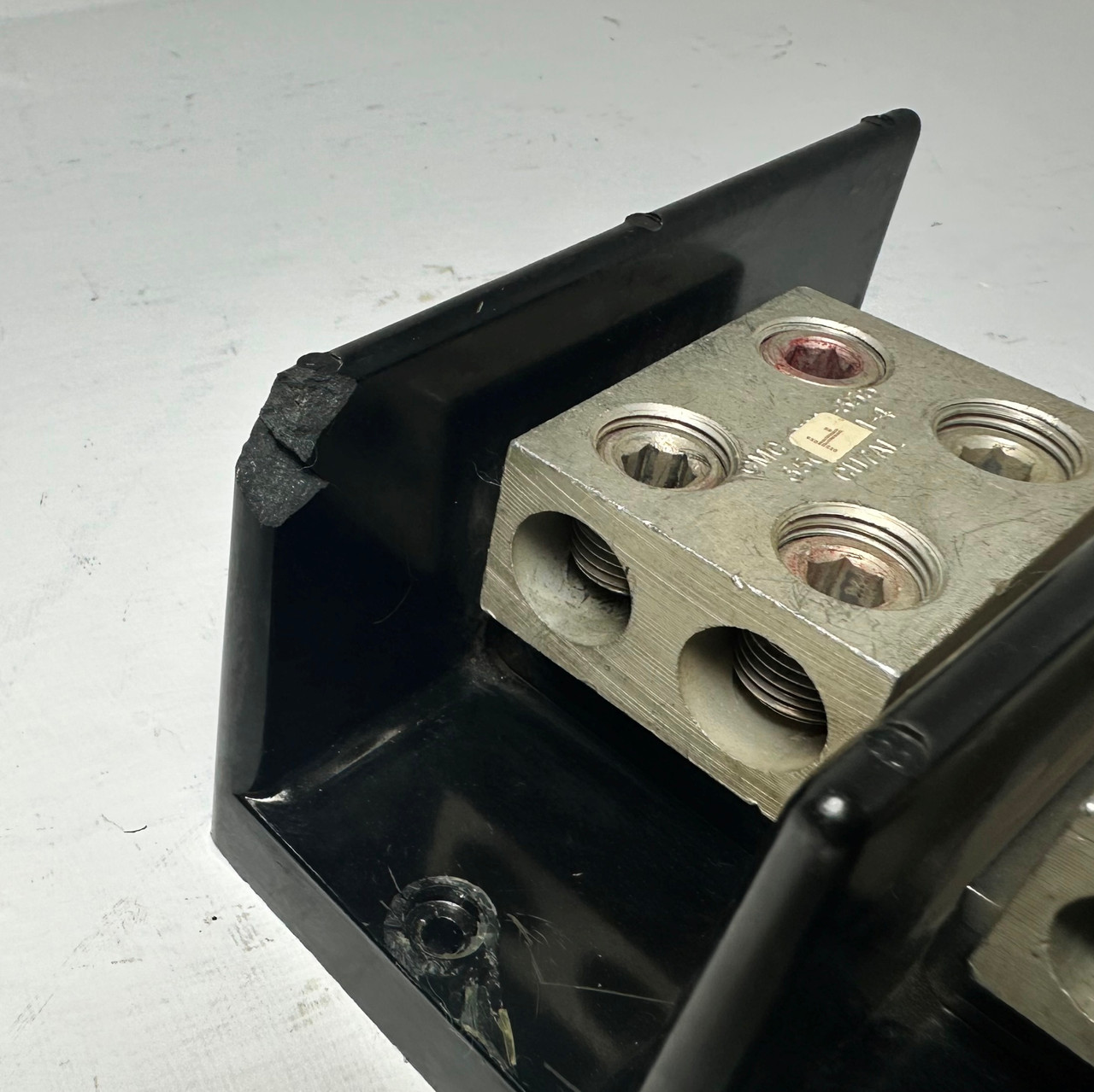 Bussmann Cooper 16500-2 Power Distribution Block PTA3522 600V 620A 350-4 Buss 2P (EM5204-1)