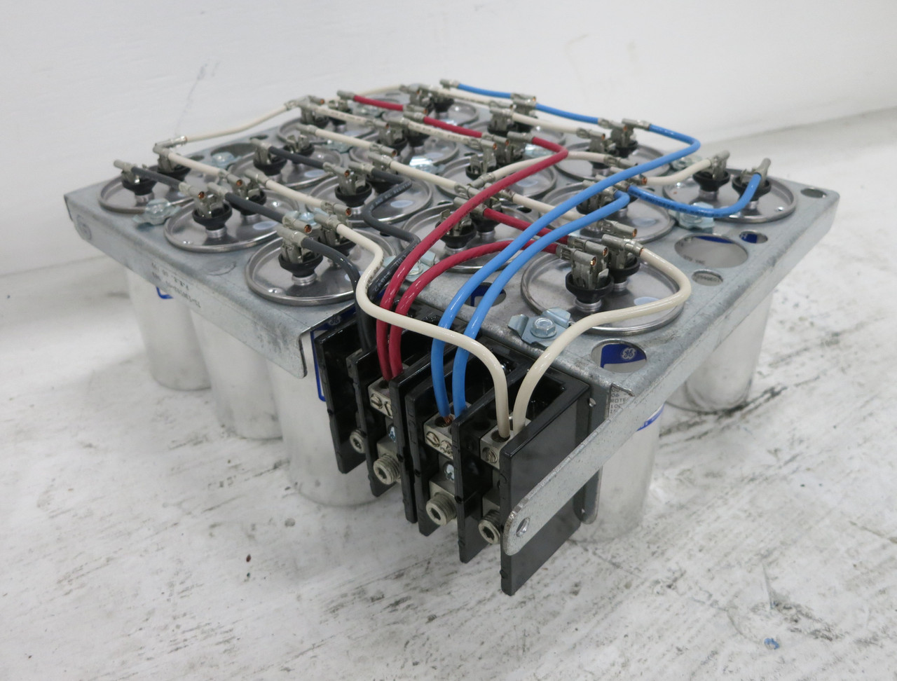 Image of NEW APC 72-130076-01 Capacitor Bank Assembly Module UPS 97F9012 x15 71-130192-00