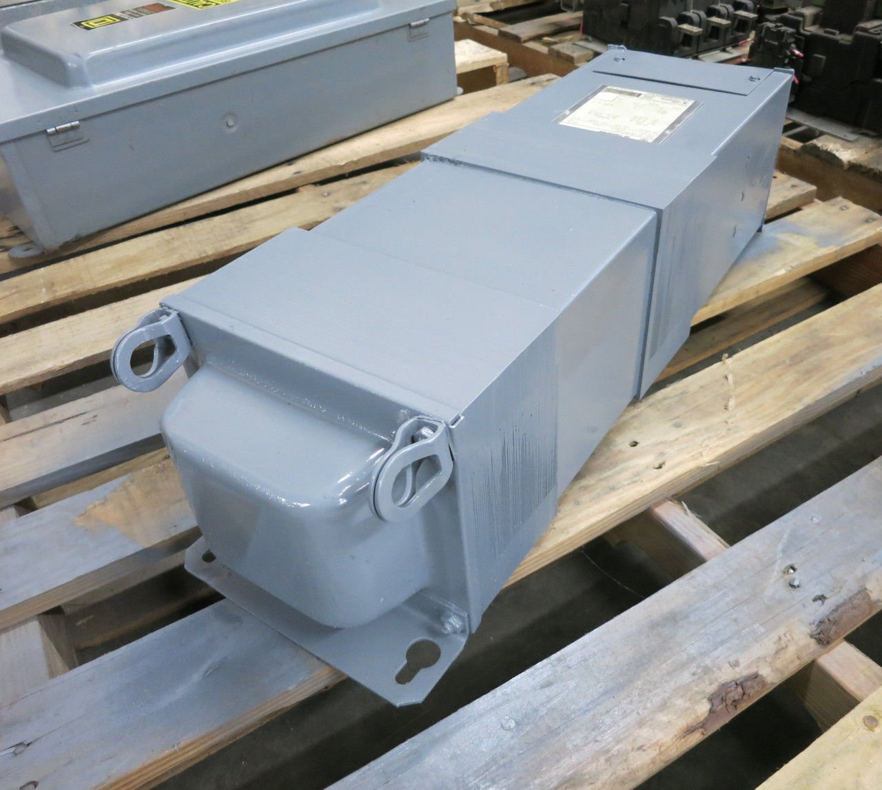 GE 7.5 kVA 460 Delta to 460Y/266 V 3PH Dry Type Transformer 9T21B3003G22 460V (DW6492-1)